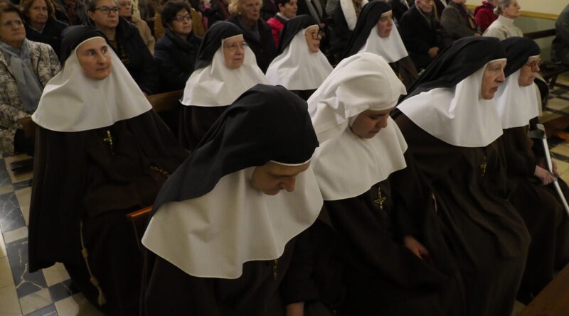 Cuánto cobran las monjas en los conventos siempre ha sido un misterio. Hasta que una religiosa lo ha resuelto en YouTube