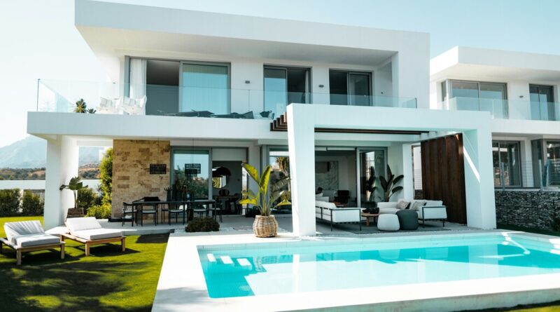 Ante unas vacaciones con sequía, Airbnb y Holidu ya avisan a sus anfitriones: piensa dos veces lo de anunciar la piscina