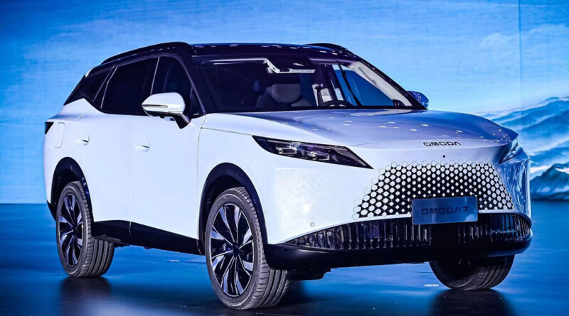 Chery contará con un nuevo SUV en España. El Omoda 7 llegará como híbrido enchufable en 2025